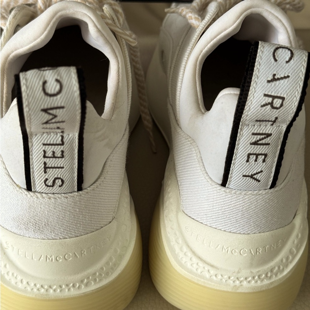 Stella McCartney sneakers never been worn!